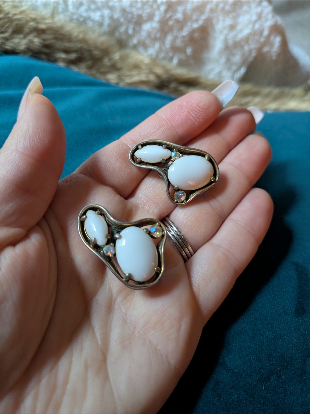 Schiaparelli Vintage White Glass Stone Clip On Earrings